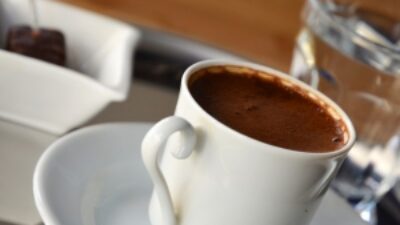 Açlığınızı bastırmak için Türk kahvesi için