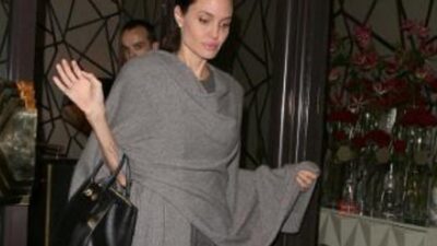 Angelina Jolie günden güne eriyor