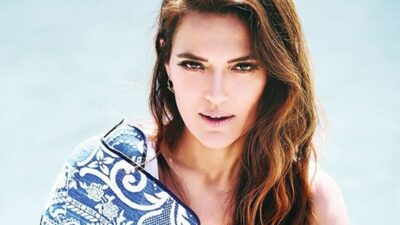 Demet Akalın kadın takipçisine sert çıktı