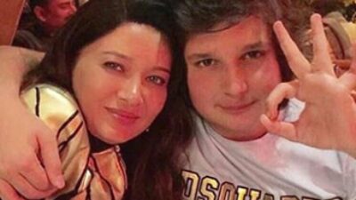 Nurgül Yeşilçay oğlunu kraliçeye emanet etti
