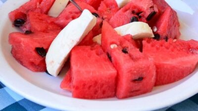Serinlemek için karpuz ve peynir tüketin