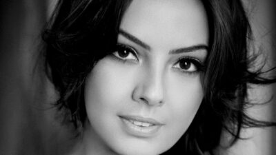 Ebru Gündeş Yaşam Öyküsü