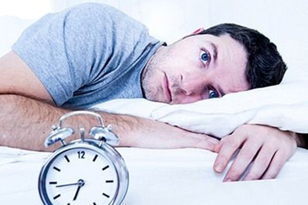 Uyku problemlerinin nedenleri ve düzenli uyku için yapılması gerekenler nelerdir?